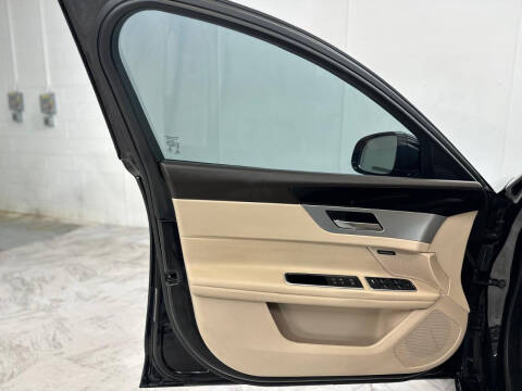 2016 Jaguar XF 35t Premium