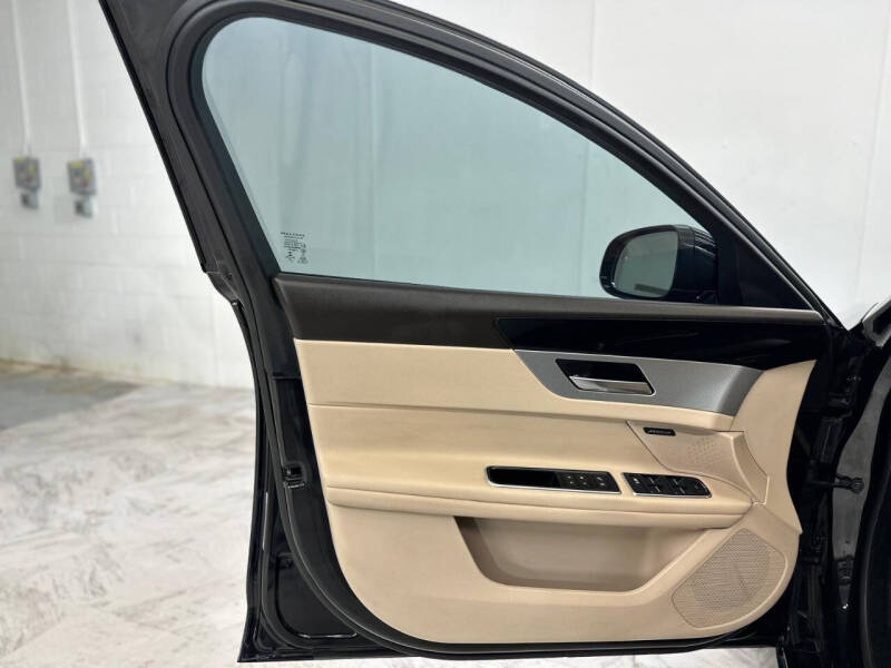 2016 Jaguar XF 35t Premium