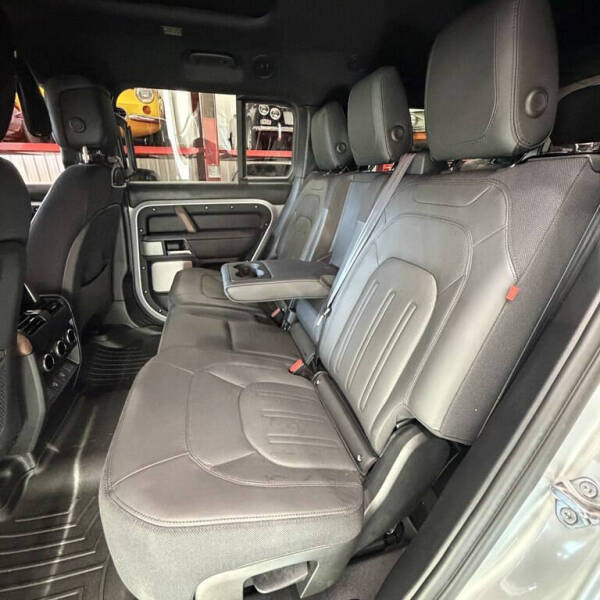 2024 Land Rover Defender 130 P400 X