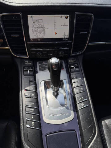 2012 Porsche Panamera