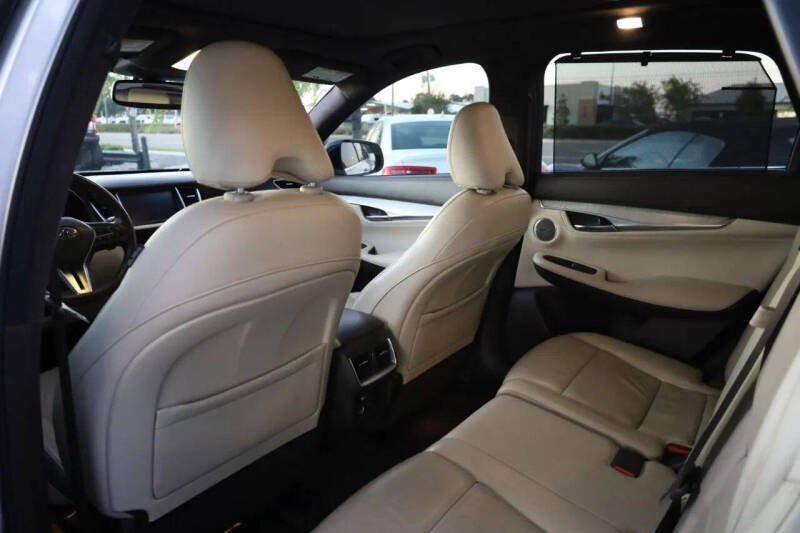 2019 Infiniti QX50 Essential