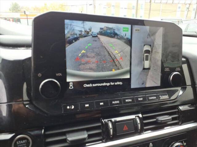 2023 Nissan Pathfinder SL