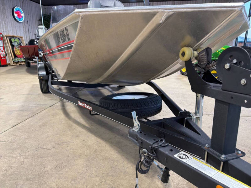 2019 Tracker BASS TRACKER