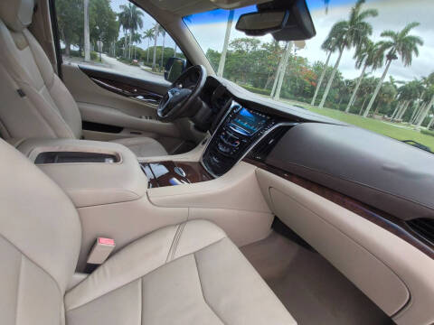 2016 Cadillac Escalade Luxury Collection