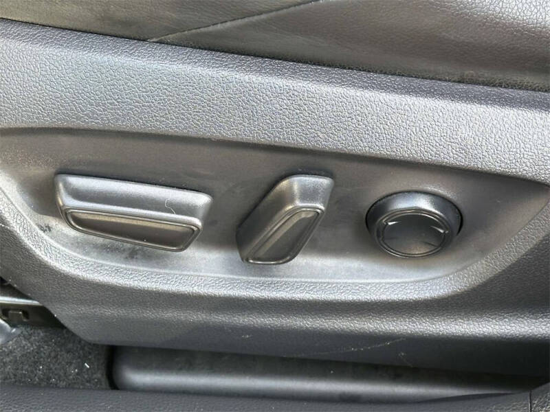 2019 Toyota Corolla Hatchback SE