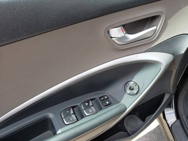 2016 Hyundai Santa Fe SE