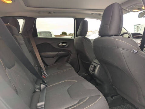 2016 Jeep Cherokee Latitude Altitude