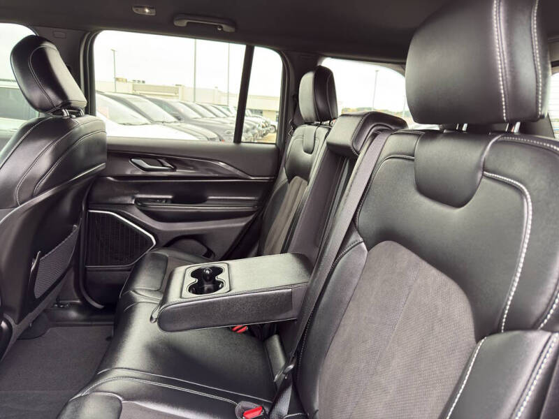 2022 Jeep Grand Cherokee Altitude