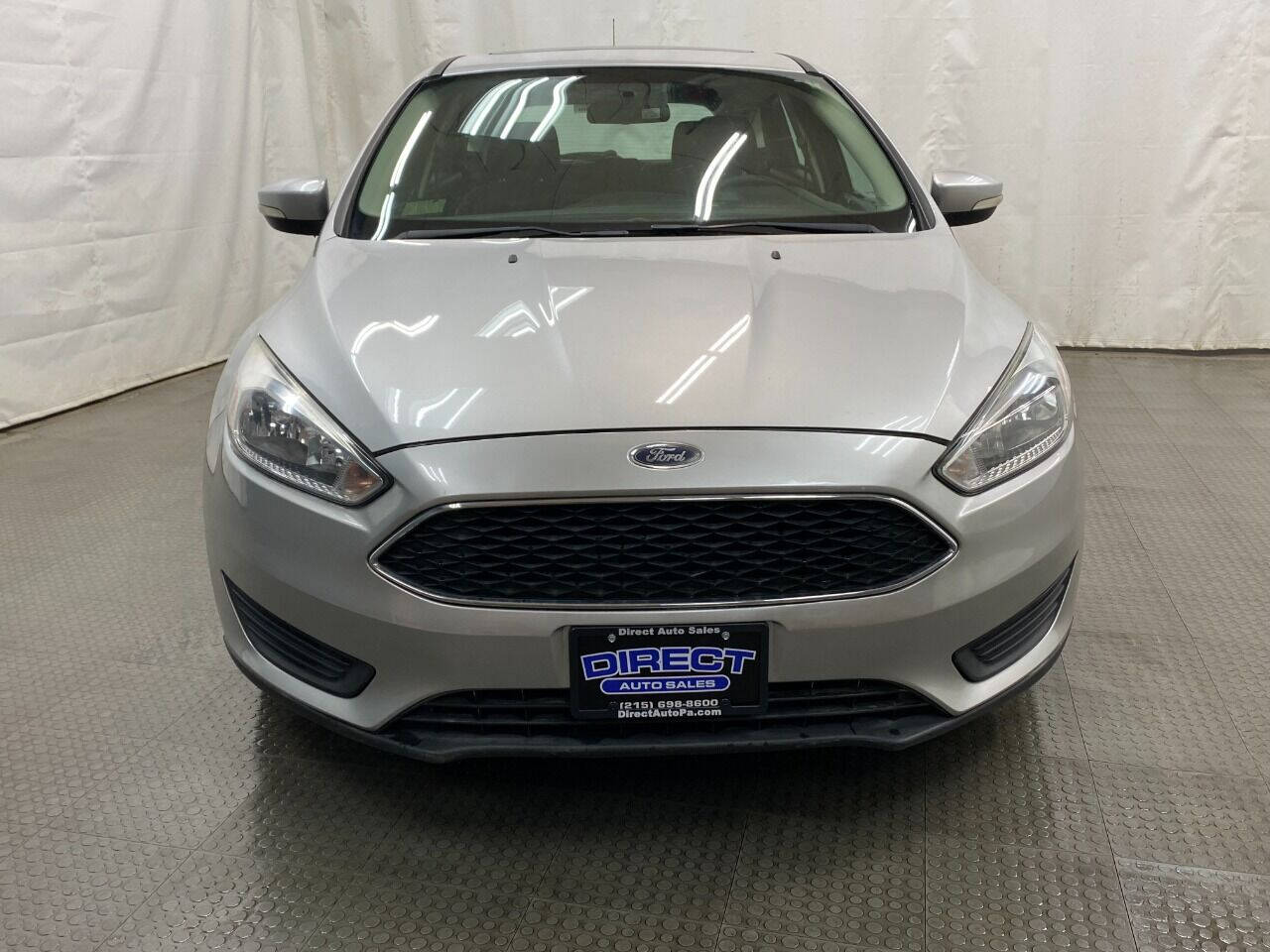 2016 Ford Focus SE 4dr Hatchback - Silver exterior view 3