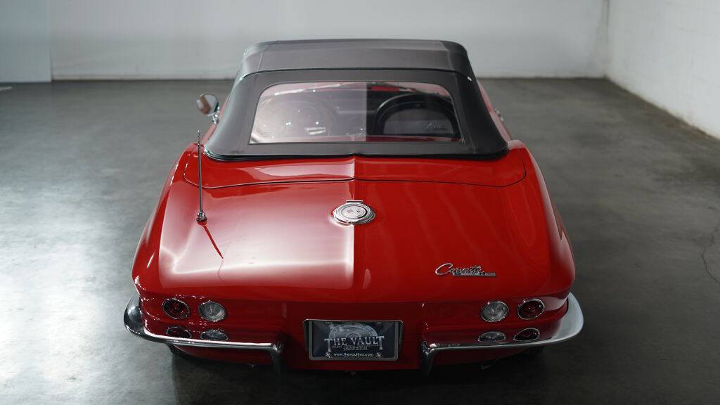 1965 Chevrolet Corvette 14