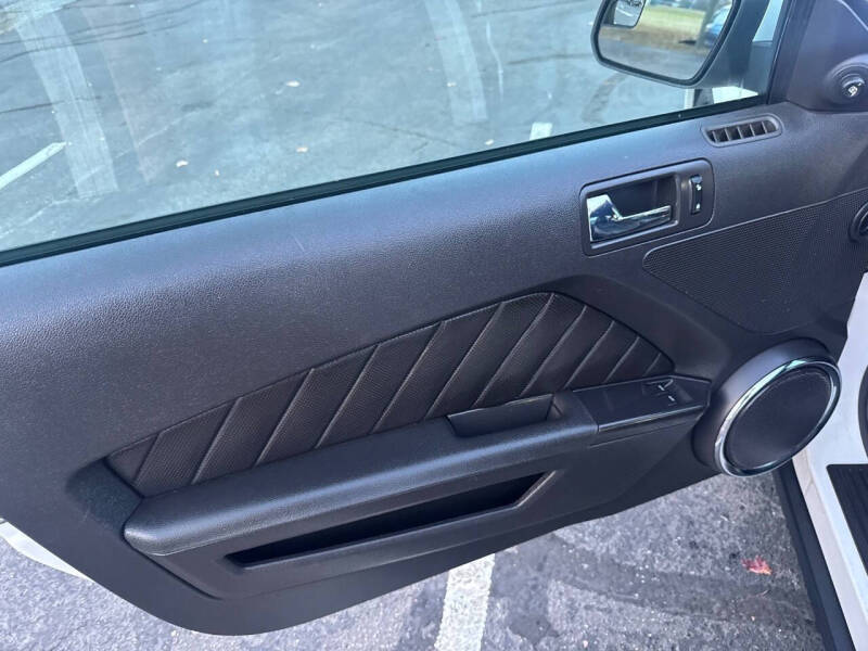 2011 Ford Mustang V6 Premium