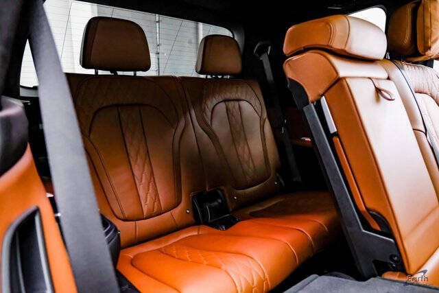 2023 BMW X7 M60i