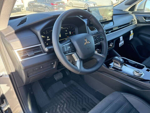 2026 Mitsubishi Outlander SE