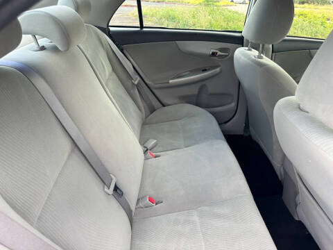 2011 Toyota Corolla LE