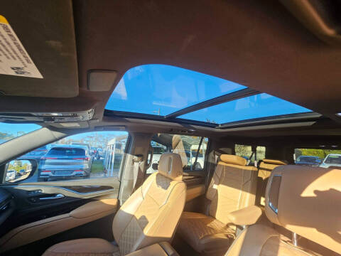 2022 Cadillac Escalade ESV Premium Luxury