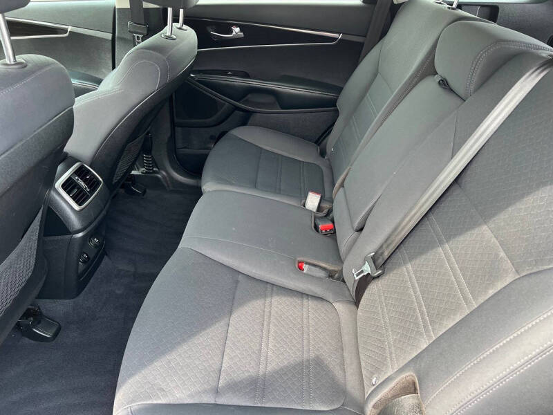 2020 Kia Sorento LX