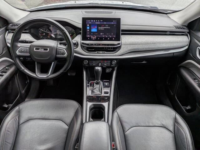 2022 Jeep Compass Latitude Lux