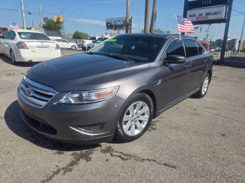 2011 Ford Taurus SE