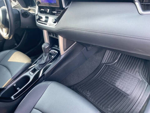 2024 Toyota Corolla Cross XLE