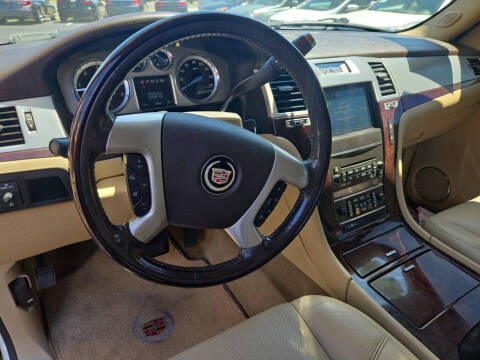 2012 Cadillac Escalade Luxury