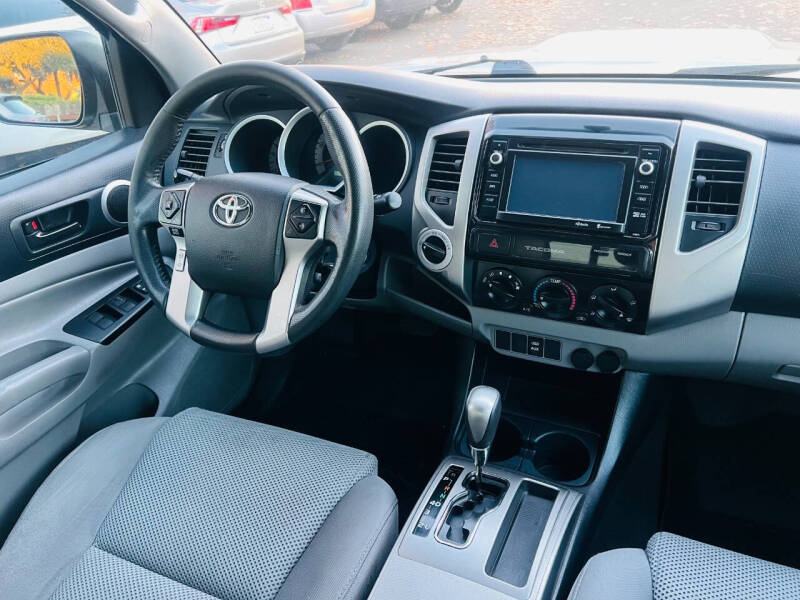 2015 Toyota Tacoma Base photo 20