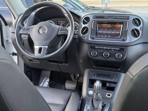 2017 Volkswagen Tiguan 2.0T Wolfsburg Edition 4Motion