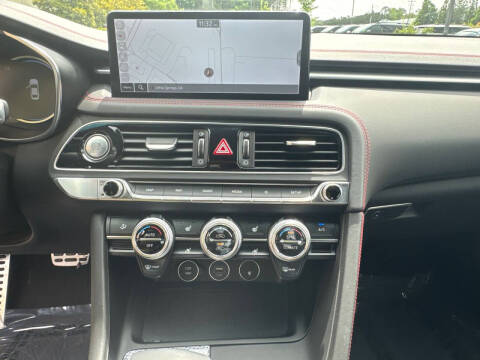 2023 Genesis G70