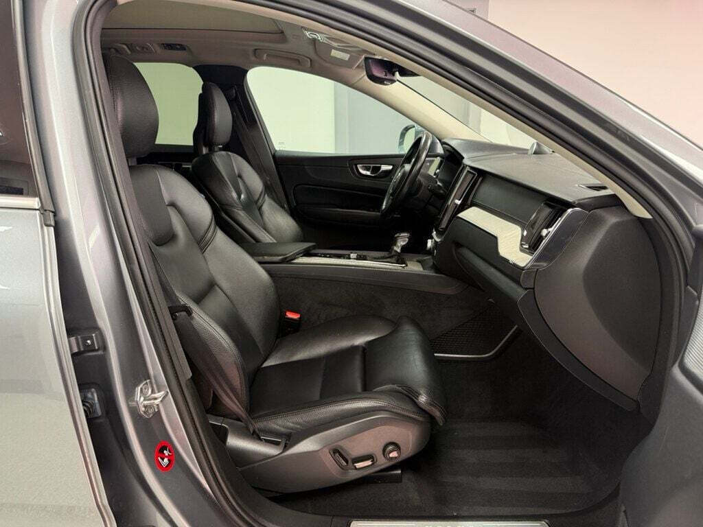 2018 Volvo XC60 for sale at Conway Imports in   Streamwood, IL