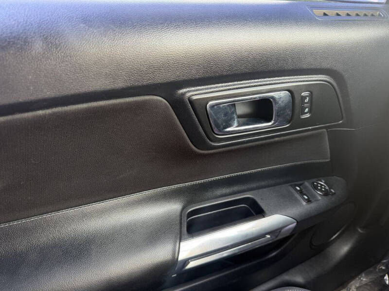 2015 Ford Mustang V6
