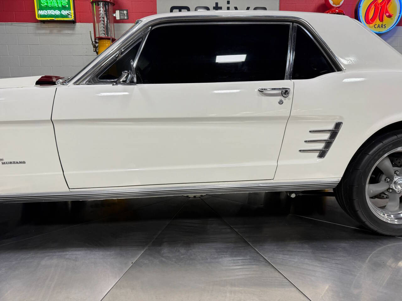 1966 Ford Mustang 44