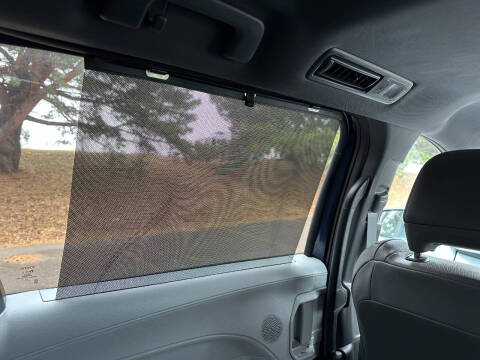 2025 Toyota Sienna XLE 7-Passenger