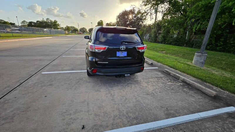 2016 Toyota Highlander LE Plus