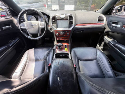 2012 Chrysler 300 Limited
