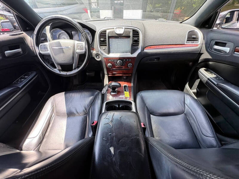 2012 Chrysler 300 Limited