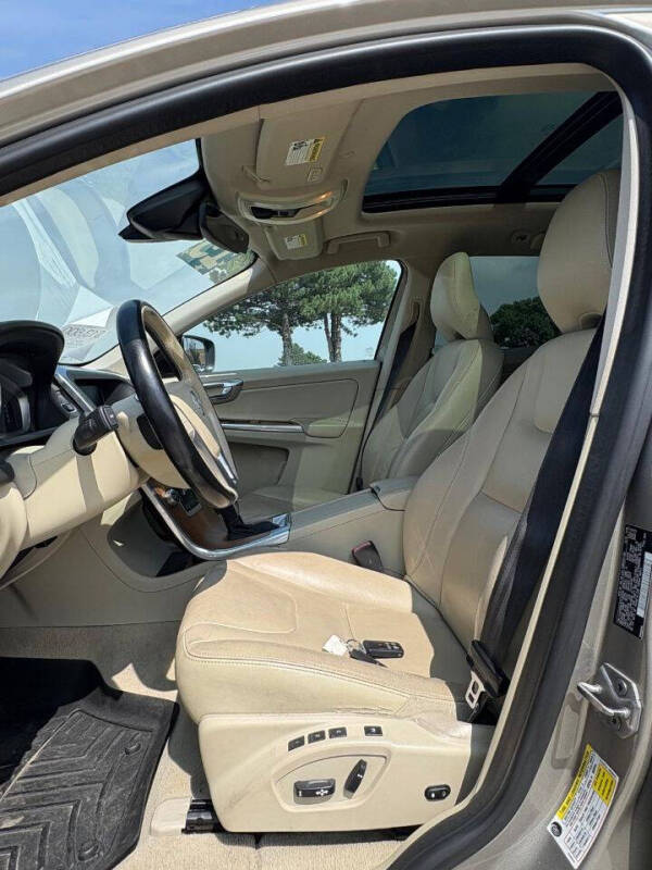 2015 Volvo XC60 T5 Premier