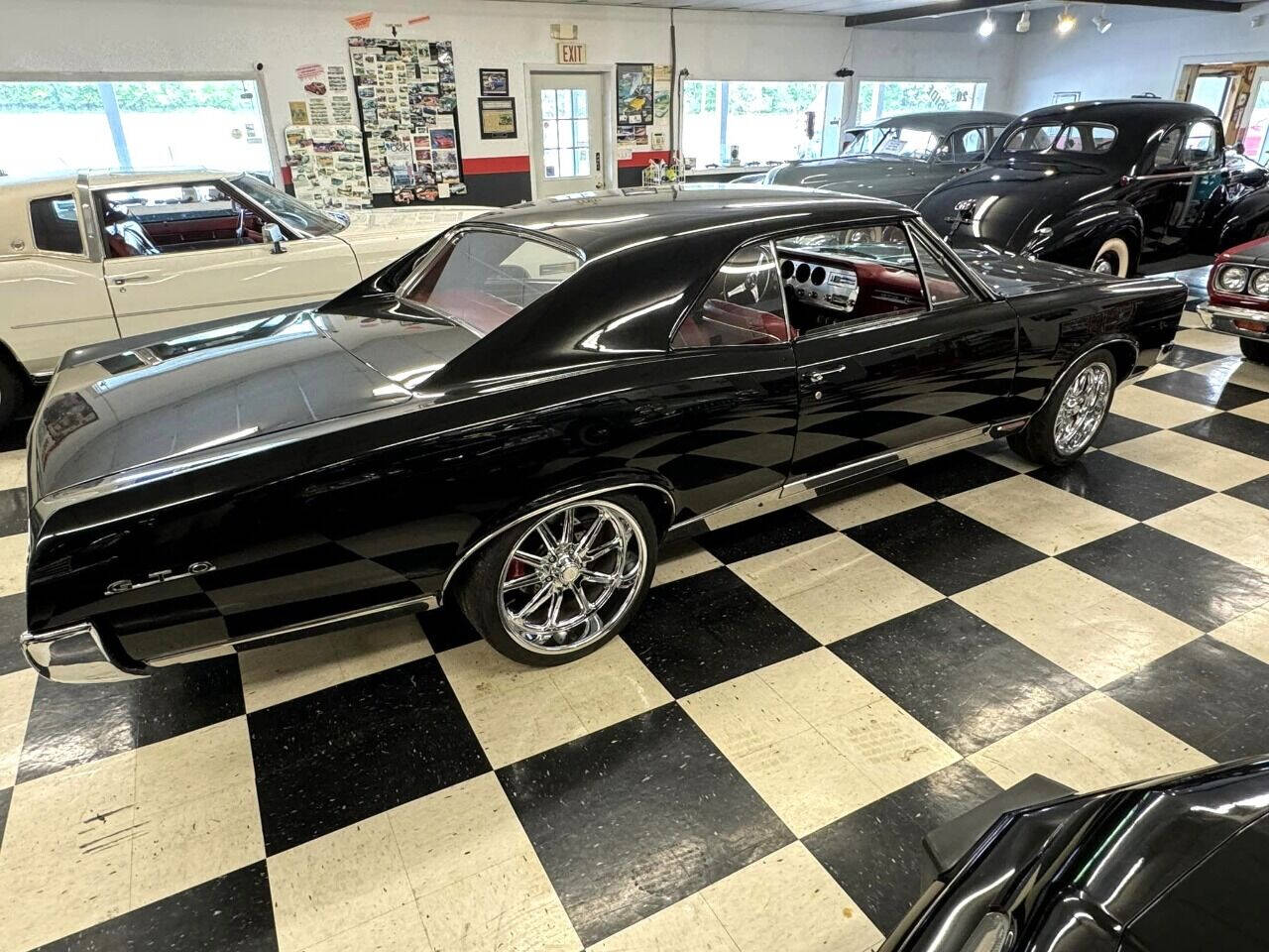 1967 Pontiac GTO 23