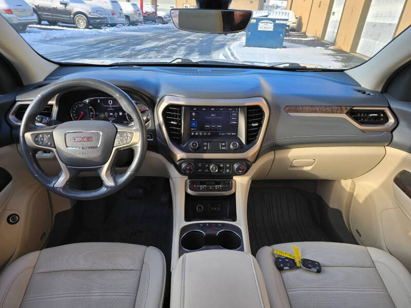 2020 GMC Acadia Denali