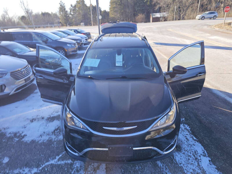 2017 Chrysler Pacifica Touring-L