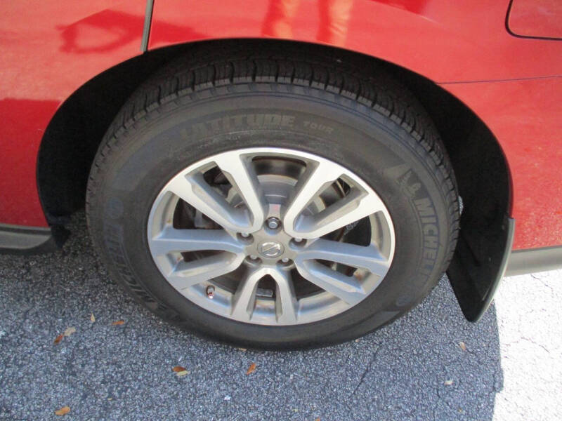 2016 Nissan Pathfinder SV