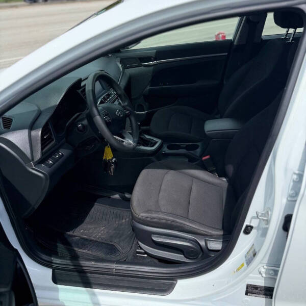 2020 Hyundai Elantra SE