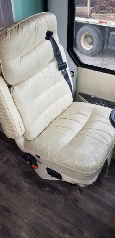 1999 Monaco Dynasty Roadmaster