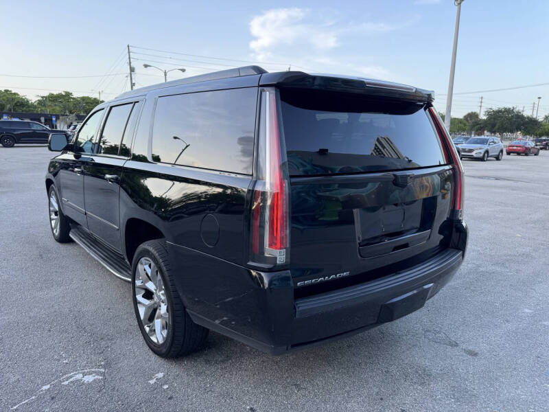 2018 Cadillac Escalade ESV Premium Luxury