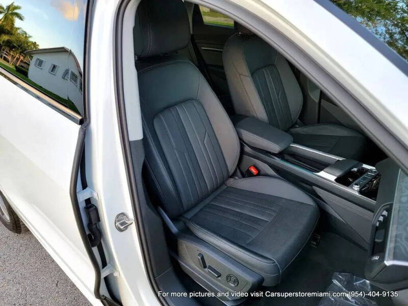 2021 Audi e-tron quattro Premium Plus