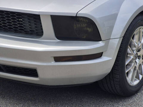 2007 Ford Mustang V6 Deluxe