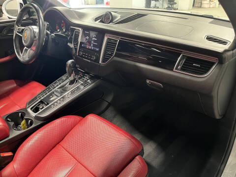 2018 Porsche Macan GTS