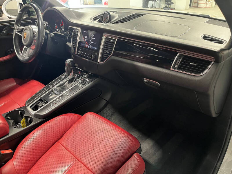2018 Porsche Macan GTS