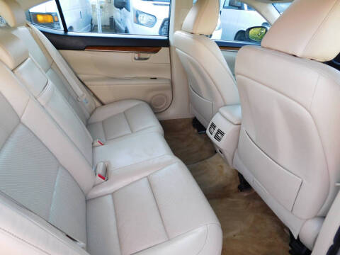 2015 Lexus ES 300h