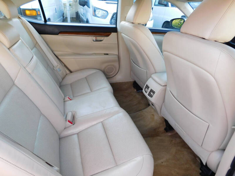 2015 Lexus ES 300h