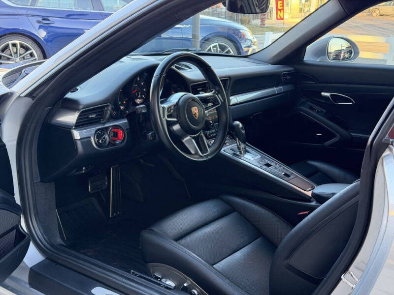 2017 Porsche 911 Carrera