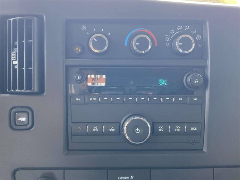 2025 Chevrolet Express 3500